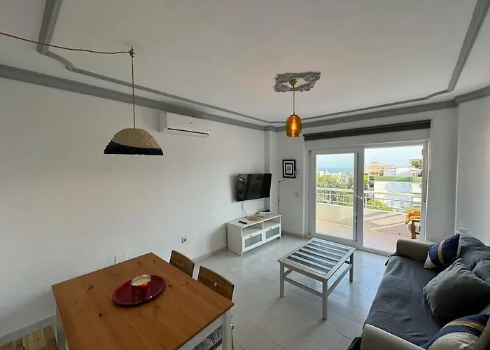 Flat With Terrace And Sea Views In Torremolinos - Miro